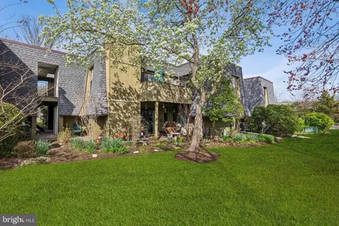25 S Church Rd #136, Maple Shade, NJ 08052