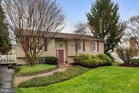 8 Cedar Hill Rd, Bordentown, NJ 08505