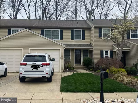 73 Farnwood Rd, Mount Laurel, NJ 08054