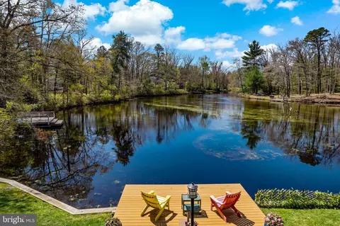 17 Elm Dr, Medford, NJ 08055