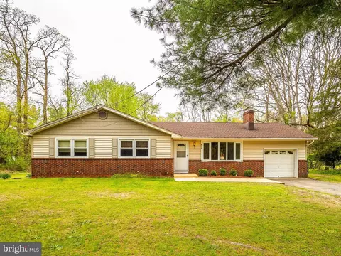 614 Hartford Rd, Mount Laurel, NJ 08054