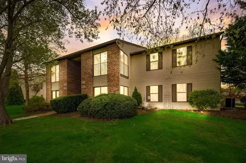 114 B Birchfield Ct, Mount Laurel, NJ 08054