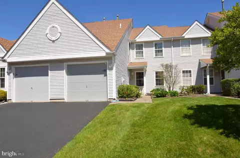 137 Birch Hollow Dr, Bordentown, NJ 08505