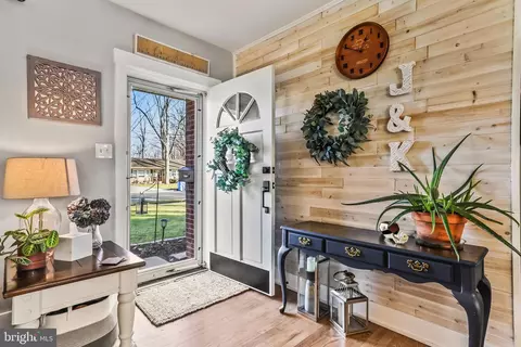 Entry Way - 408 Main St, Delran, NJ 08075 photo 1 of 2