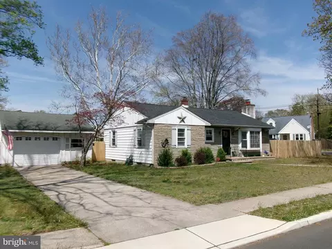 501 W Charles St, Palmyra, NJ 08065