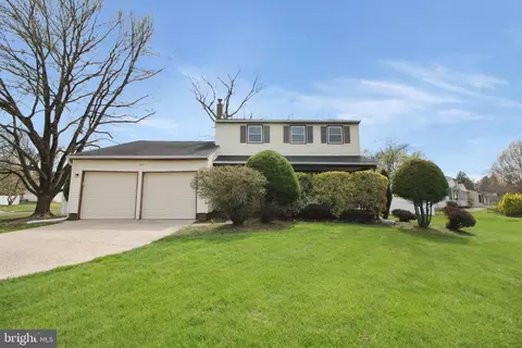 219 Diane Ave, Delran, NJ 08075