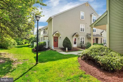 1704 B Yarmouth #B, Mount Laurel, NJ 08054
