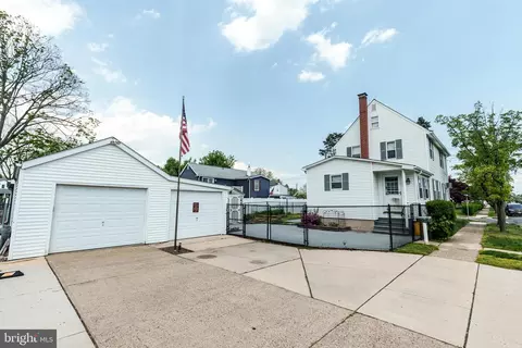 321 Spring St, Florence, NJ 08518