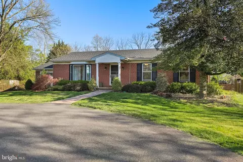 24140 W Main St, Columbus, NJ 08022