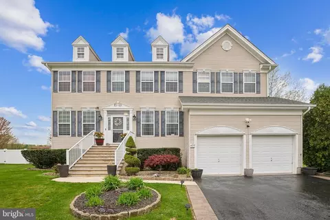 429 Arnold Dr, Florence, NJ 08518
