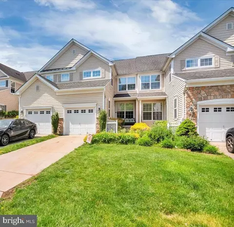 50 Stern Light Dr, Mount Laurel, NJ 08054