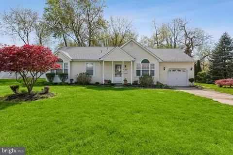 410 Martin Ave, Maple Shade, NJ 08052