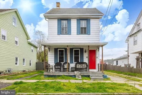 51 Plum St, Southampton, NJ 08088
