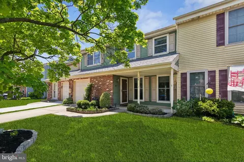 146 Calderwood La, Mount Laurel, NJ 08054