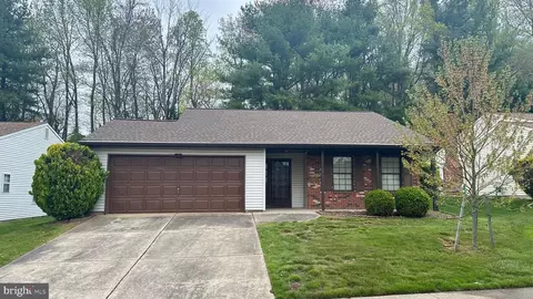 26 Deep Hollow Ln N, Columbus, NJ 08022