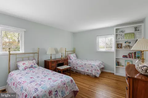 Bedroom - 727 Beacon, Mount Laurel, NJ 08054 photo 8 of 9