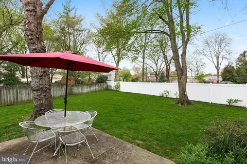 Exterior - 727 Beacon, Mount Laurel, NJ 08054 photo 7 of 11