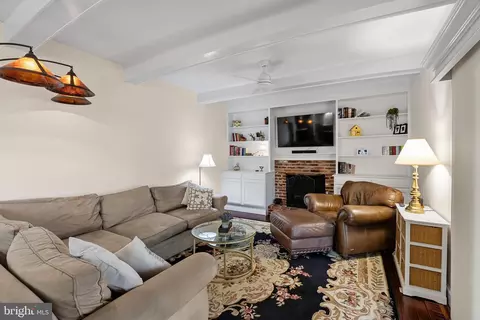 Living - 727 Beacon, Mount Laurel, NJ 08054 photo 5 of 8