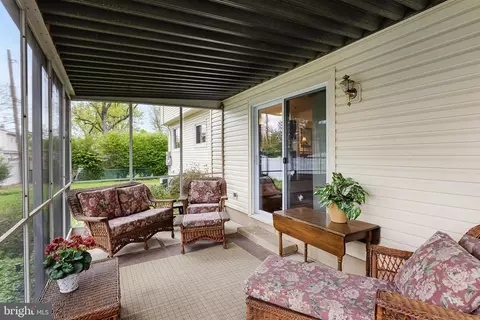 Exterior - 727 Beacon, Mount Laurel, NJ 08054 photo 6 of 11
