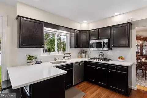 Kitchen - 727 Beacon, Mount Laurel, NJ 08054 photo 2 of 5