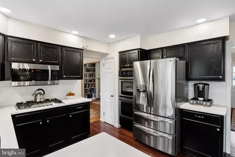 Kitchen - 727 Beacon, Mount Laurel, NJ 08054 photo 3 of 5