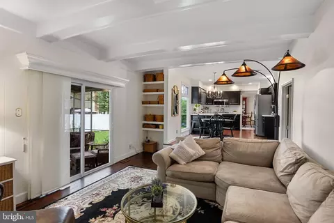 Living - 727 Beacon, Mount Laurel, NJ 08054 photo 7 of 8