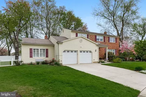 Exterior - 727 Beacon, Mount Laurel, NJ 08054 photo 4 of 11