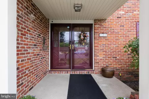 Entry Way - 727 Beacon, Mount Laurel, NJ 08054 photo 1 of 3