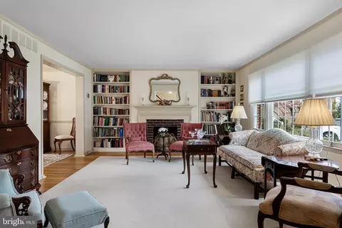 Living - 727 Beacon, Mount Laurel, NJ 08054 photo 1 of 8