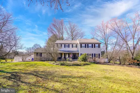 909 Heritage Rd, Moorestown, NJ 08057