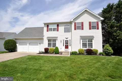 14 Roslyn Dr, Delran, NJ 08075