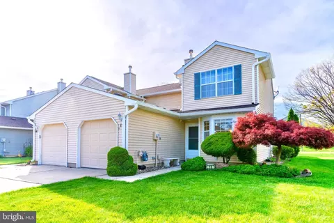 15 Roanoke Ct, Bordentown, NJ 08505