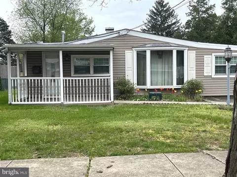 226 County Ave, Maple Shade, NJ 08052