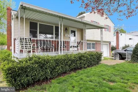 916 Woodlane Rd, Mount Holly, NJ 08060