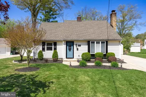 326 High St, Moorestown, NJ 08057