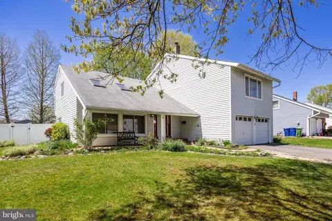19 Concord Rd, Marlton, NJ 08053