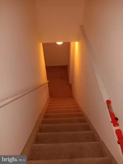 Entry Way - 17 Ashley Dr, Delran, NJ 08075 photo 2 of 2