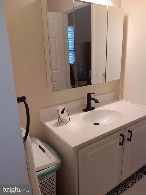 Bath - 17 Ashley Dr, Delran, NJ 08075 photo 5 of 7