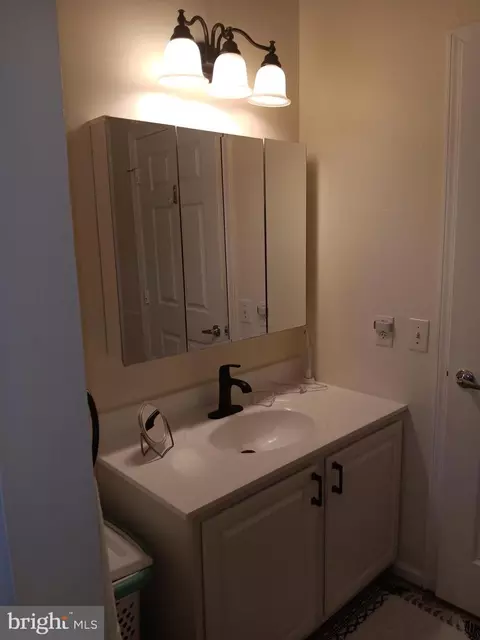Bath - 17 Ashley Dr, Delran, NJ 08075 photo 7 of 7