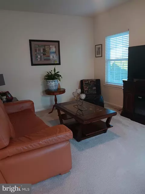 Living - 17 Ashley Dr, Delran, NJ 08075 photo 5 of 11