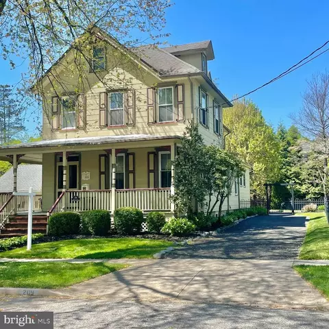 209 Linden St, Moorestown, NJ 08057