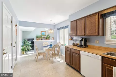 Entry Way - 9 Rushwick Rd, Mount Laurel, NJ 08054 photo 1 of 1