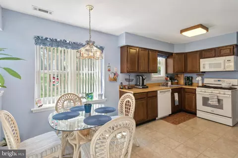Kitchen - 9 Rushwick Rd, Mount Laurel, NJ 08054 photo 2 of 2