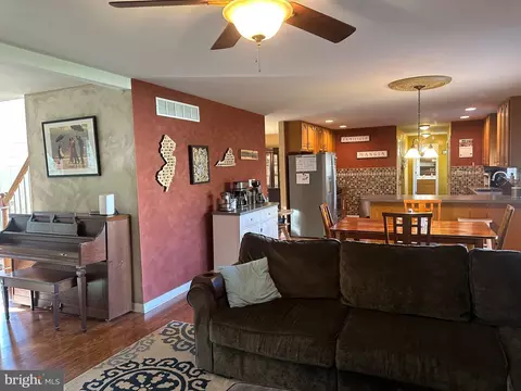 Living - 12 Augusta St, Wrightstown, NJ 08562 photo 6 of 8