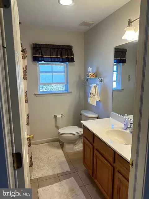 Bath - 12 Augusta St, Wrightstown, NJ 08562 photo 5 of 7