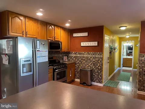Kitchen - 12 Augusta St, Wrightstown, NJ 08562 photo 3 of 6