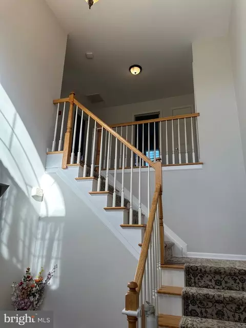 Entry Way - 12 Augusta St, Wrightstown, NJ 08562 photo 2 of 10