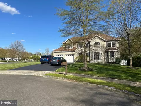 12 Augusta St, Wrightstown, NJ 08562
