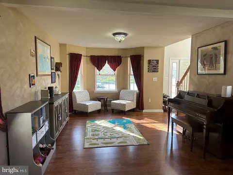 Living - 12 Augusta St, Wrightstown, NJ 08562 photo 2 of 8