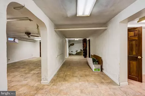 Entry Way - 2 Walnut St, Beverly, NJ 08010 photo 15 of 16